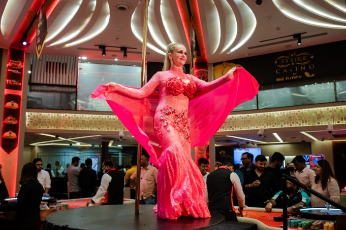 Mesmerising aerial performance on the gaming floor