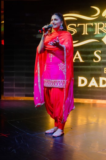 A glamorous evening on the Strike stage